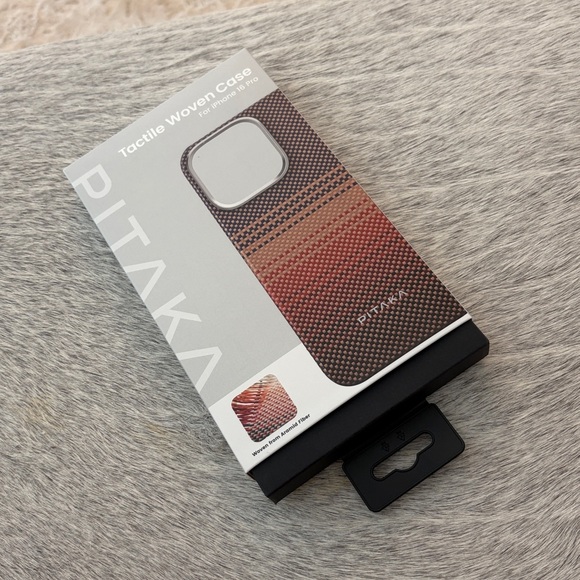 NWT Apple PITAKA iPhone 16Pro 6.3” Aramid Fiber Case, luxury, lightweight/slim - Picture 10 of 12